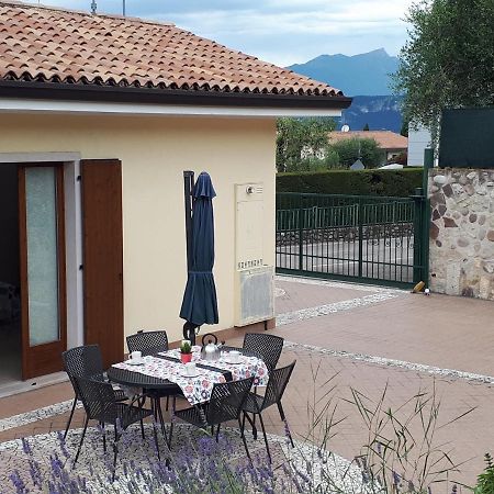 Appartamento Con Giardino A Cisano Di Bardolino Exteriör bild