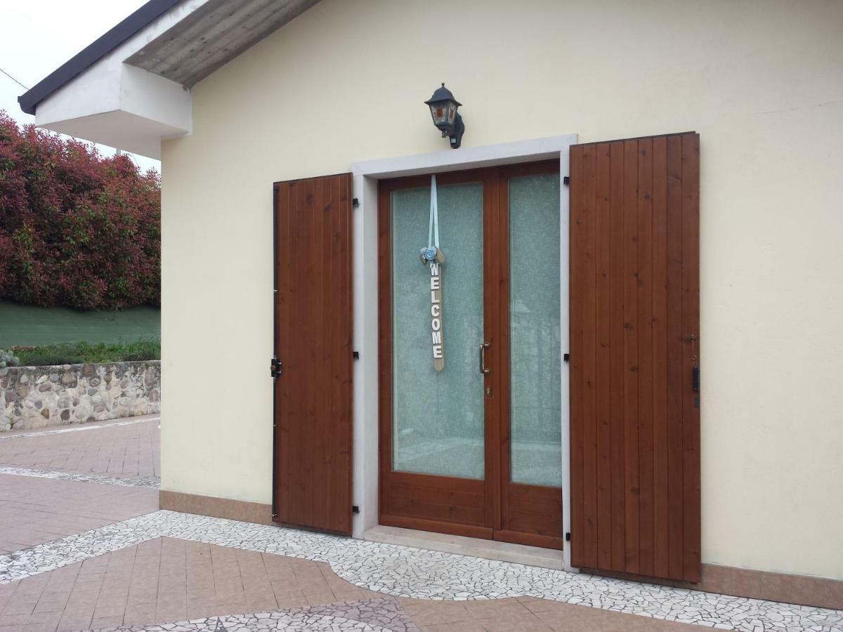 Appartamento Con Giardino A Cisano Di Bardolino Exteriör bild