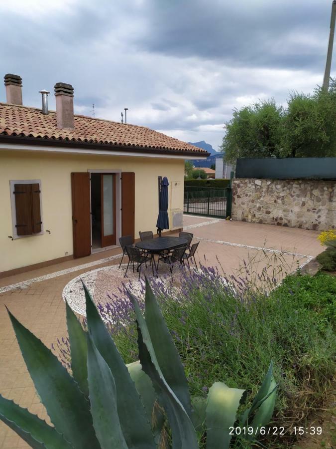 Appartamento Con Giardino A Cisano Di Bardolino Exteriör bild