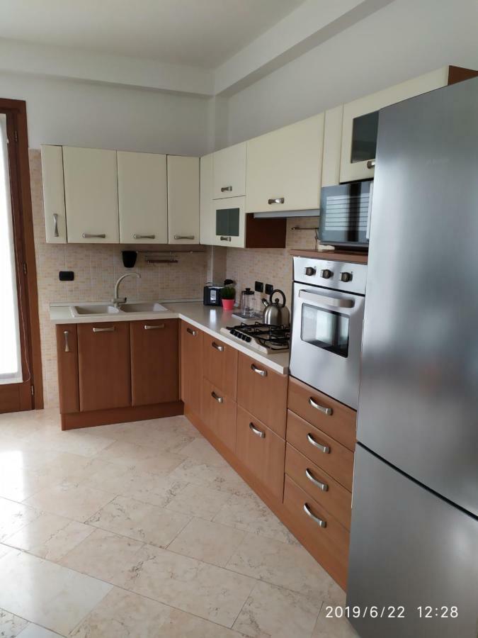 Appartamento Con Giardino A Cisano Di Bardolino Exteriör bild