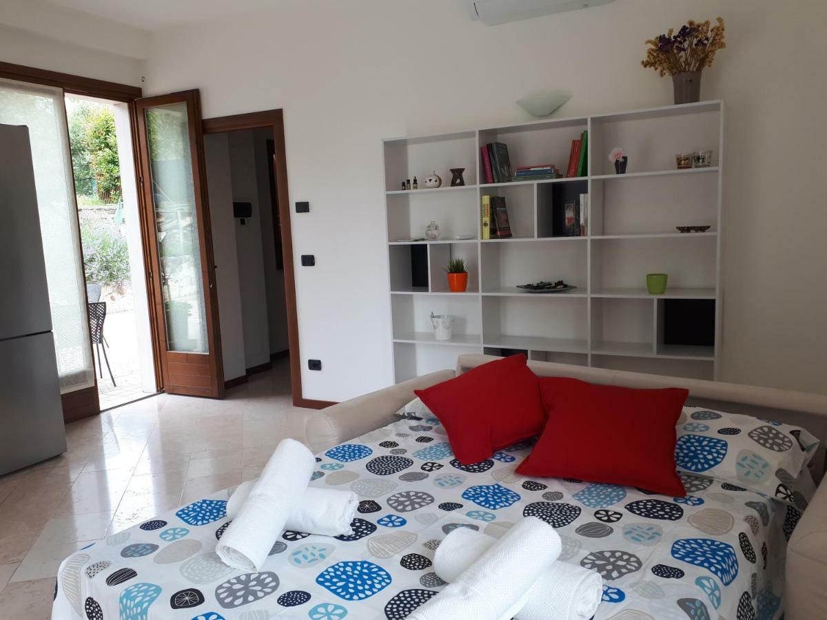 Appartamento Con Giardino A Cisano Di Bardolino Exteriör bild