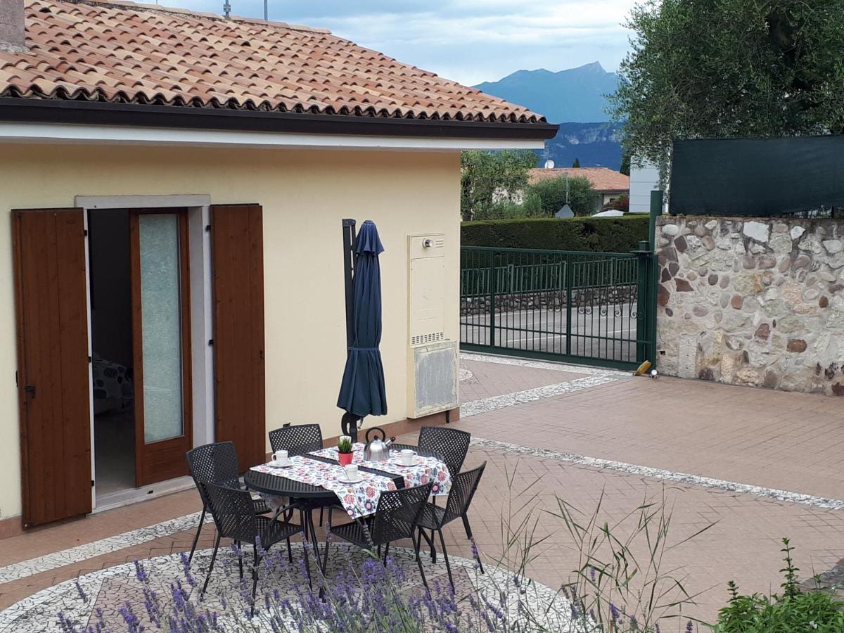 Appartamento Con Giardino A Cisano Di Bardolino Exteriör bild