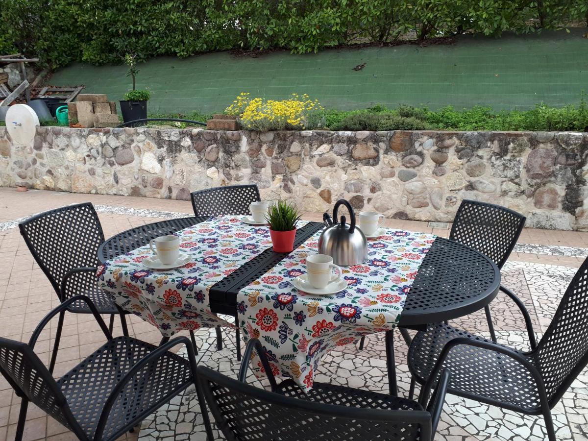 Appartamento Con Giardino A Cisano Di Bardolino Exteriör bild